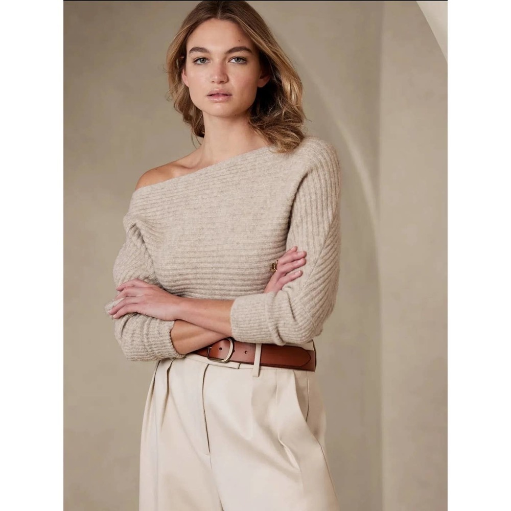 NWT Banana Republic Colleta Wool-Blend Sweater in Oatmeal Size Large‎